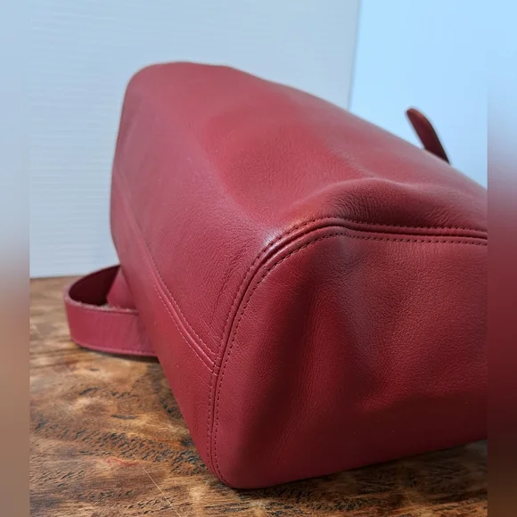 Vintage Coach 4157 Red Leather Waverly Soho Shoulder Buckle Bag